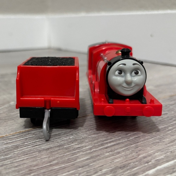 Trackmaster James and Tender - Picture 3 of 8